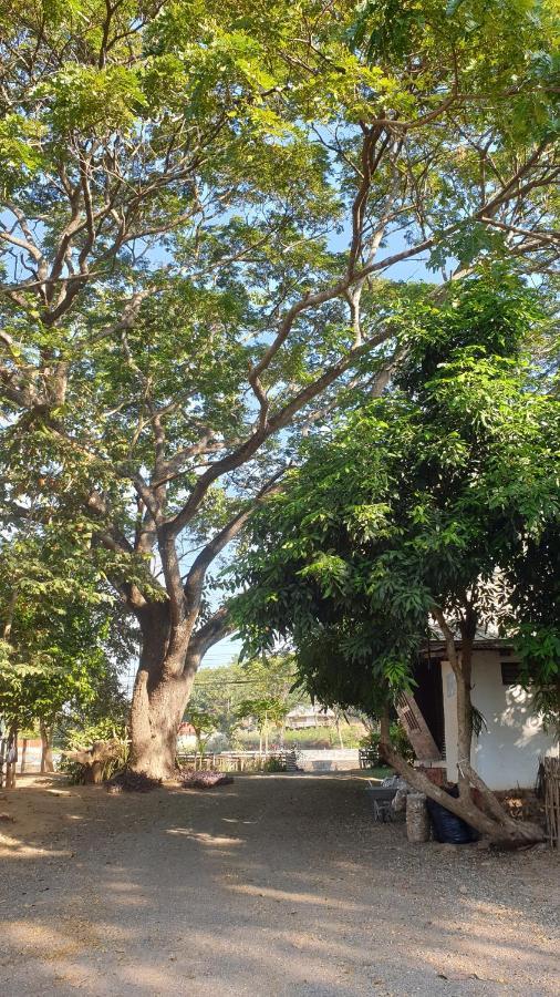 จำค่า ชาเลท์ บ้านพักสวนเกษตร Lampang Bagian luar foto